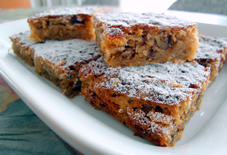Schneller saftiger Low Carb Apfel Nuss Kuchen