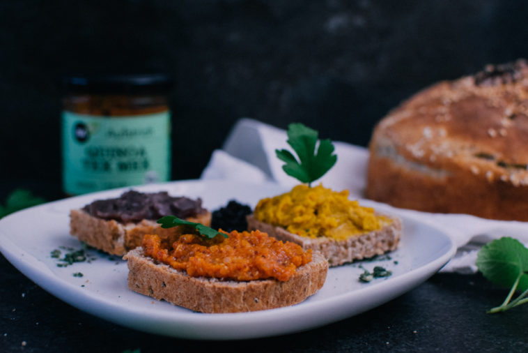 Selbstgemachter Paprika-Brotaufstrich, der süchtig macht