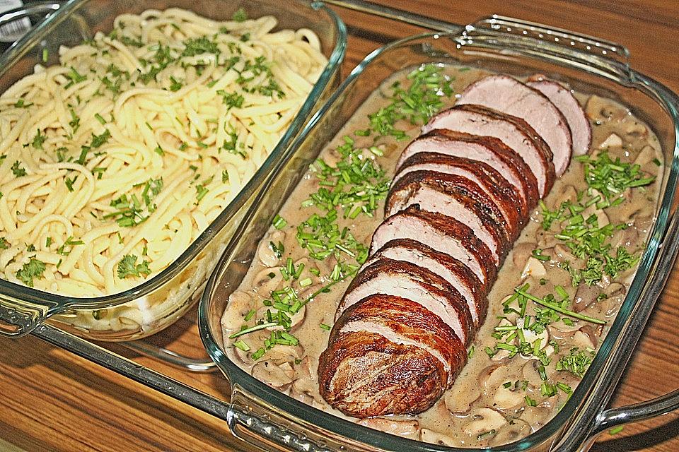 NT - Schweinefilet im Speckmantel mit Champignons und Spätzle