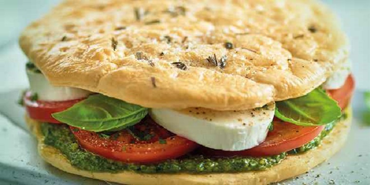 Low Carb Sandwich mit Mozzarella