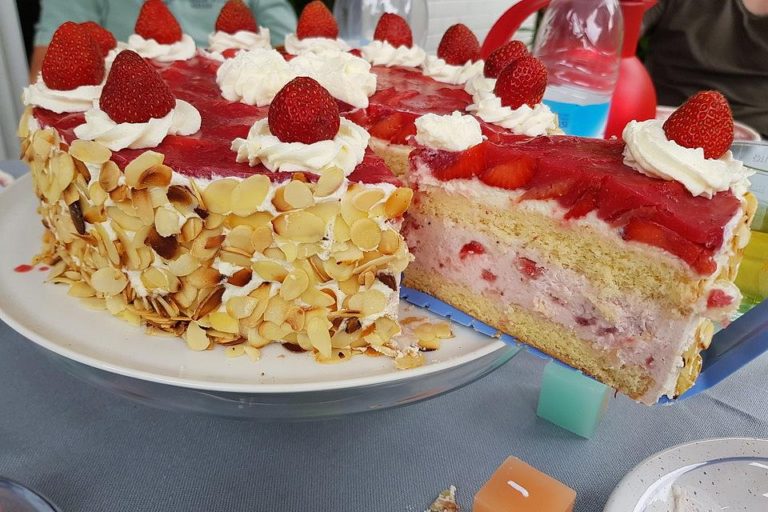ERDBEERTORTE