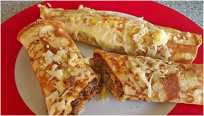 Pfannkuchen mit Hackfleischfüllung
