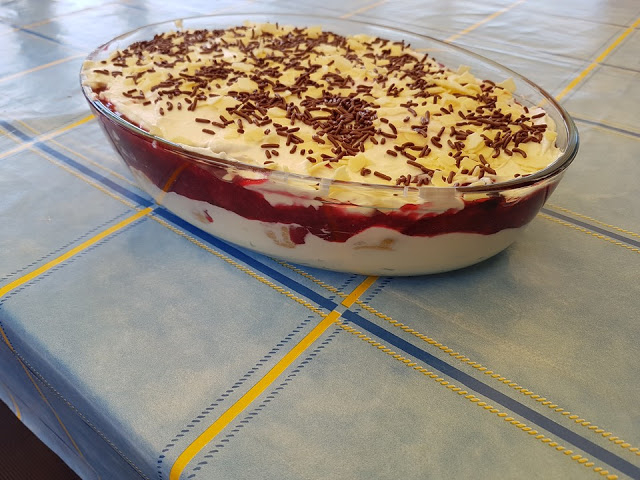 Windbeutel Dessert