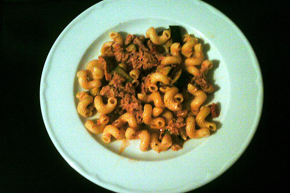 Nudel-Thunfisch-Zucchini-Pfanne