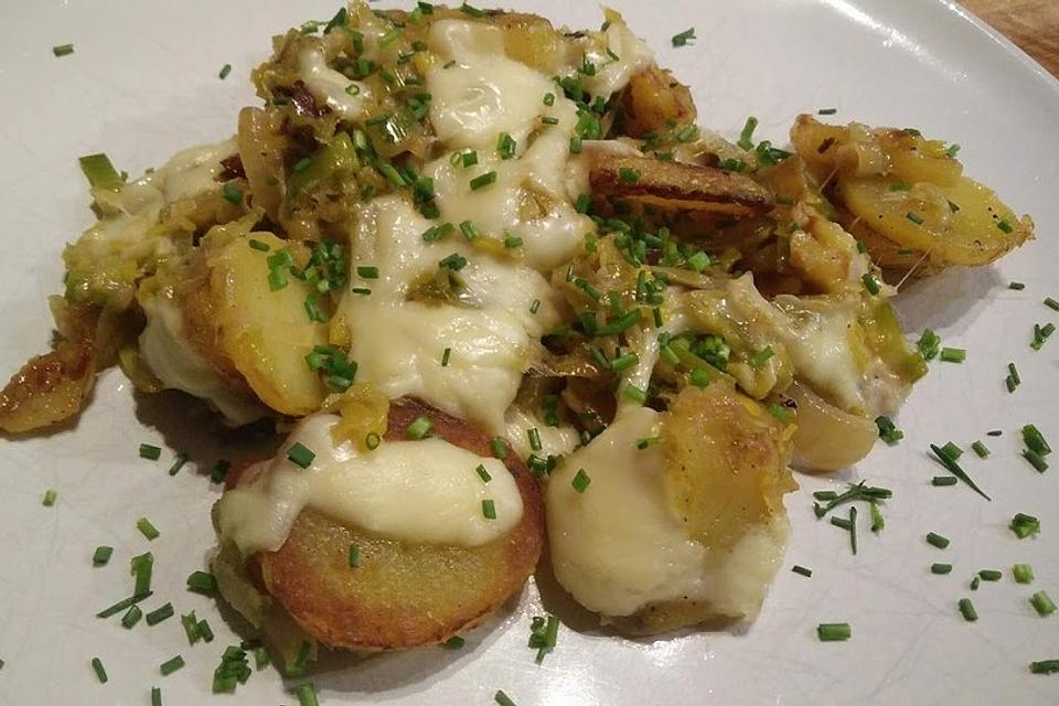 Bratkartoffeln mit Porree und Käse Bratkartoffeln mit Porree und Käse