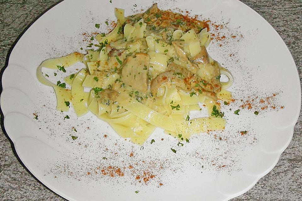Tagliatelle mit Steinpilzsauce Tagliatelle mit Steinpilzsauce
