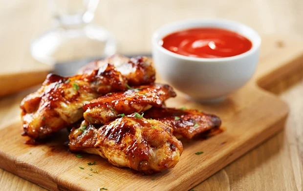 CHICKEN-WINGS MIT HONIG CHICKEN-WINGS MIT HONIG