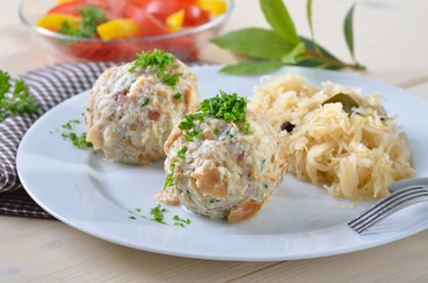 TIROLER KNÖDEL TIROLER KNÖDEL