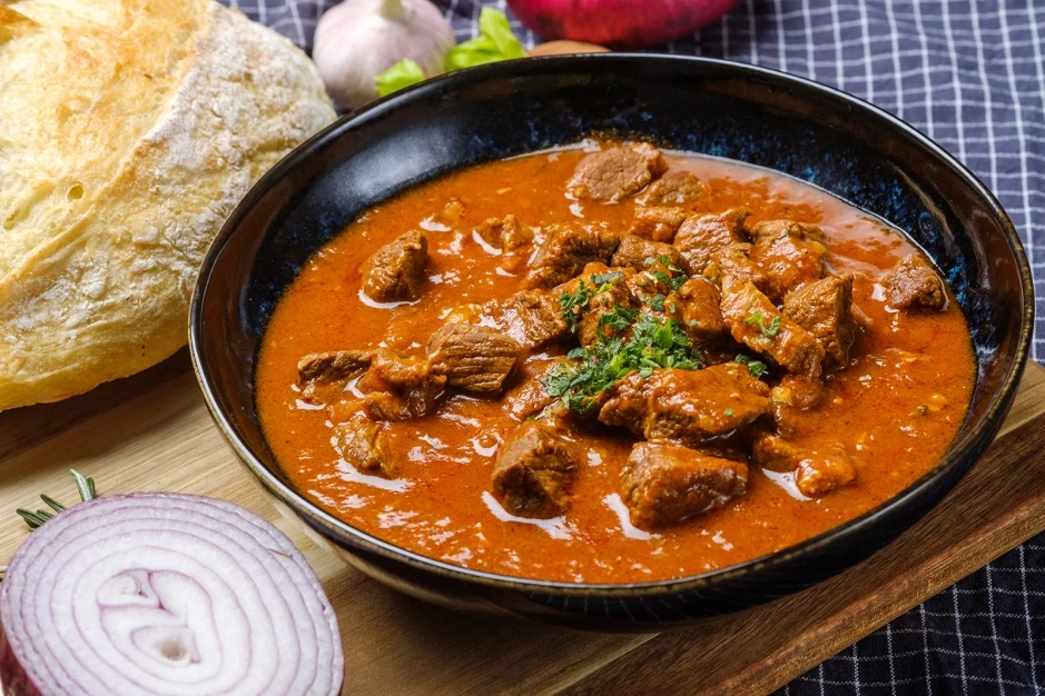 RINDSGULASCH RINDSGULASCH
