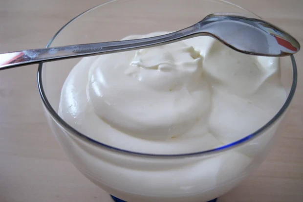 EINFACHE TOPFENCREME EINFACHE TOPFENCREME