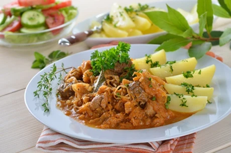 SZEGEDINER KRAUTFLEISCH SZEGEDINER KRAUTFLEISCH