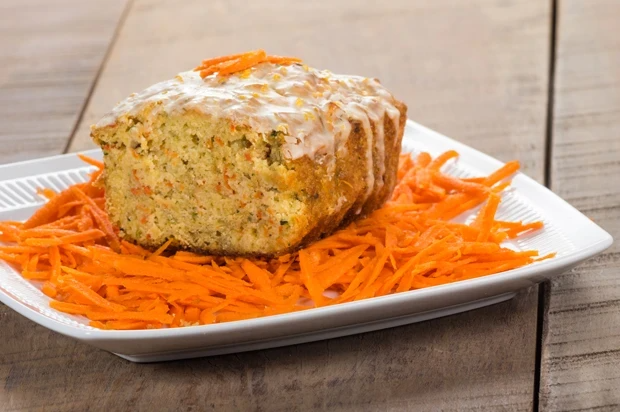 VEGANER KAROTTENKUCHEN VEGANER KAROTTENKUCHEN