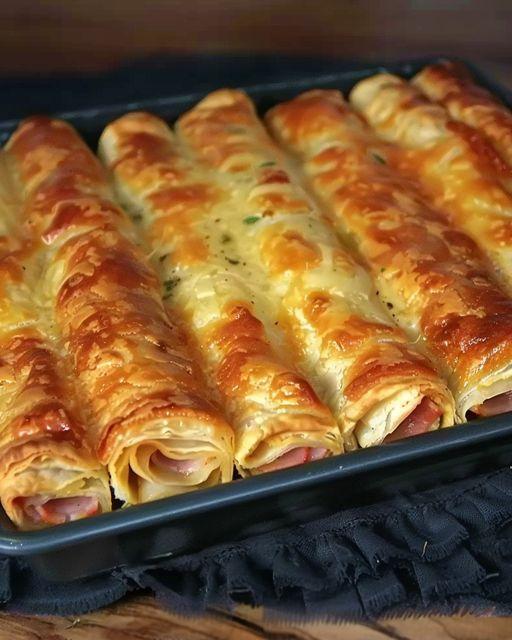 Die sind bei mir ein Muss, Blätterteig Stangen mit Schinken & Käse Die sind bei mir ein Muss, Blätterteig Stangen mit Schinken & Käse