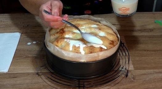 Apfel Schmandkuchen in 10 Minuten bereit für den Ofen ! Apfel Schmandkuchen in 10 Minuten bereit für den Ofen !